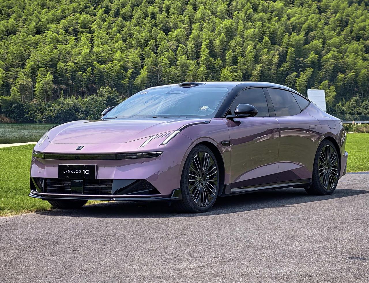 领克Z10，为何卖不过领克10EM-P呢？领克Z10是纯电车，车身尺寸50