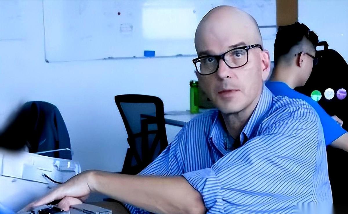 “美国不需要你，有本事你去中国啊！”就因为这句话，在一个挤满了同行的研讨会上。