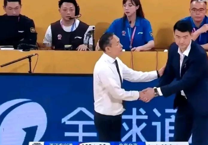CBA广厦北京争夺总冠军，其他18支球队支持谁呢？分三类。a，支持北京队夺冠的