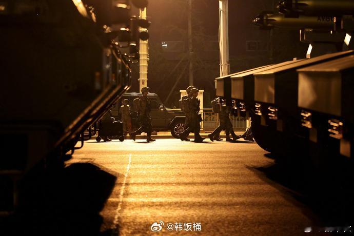 新华社出图法新社出图新华社这次赢很大，完全是带着爱意和敬意拍出来的图（1-5新