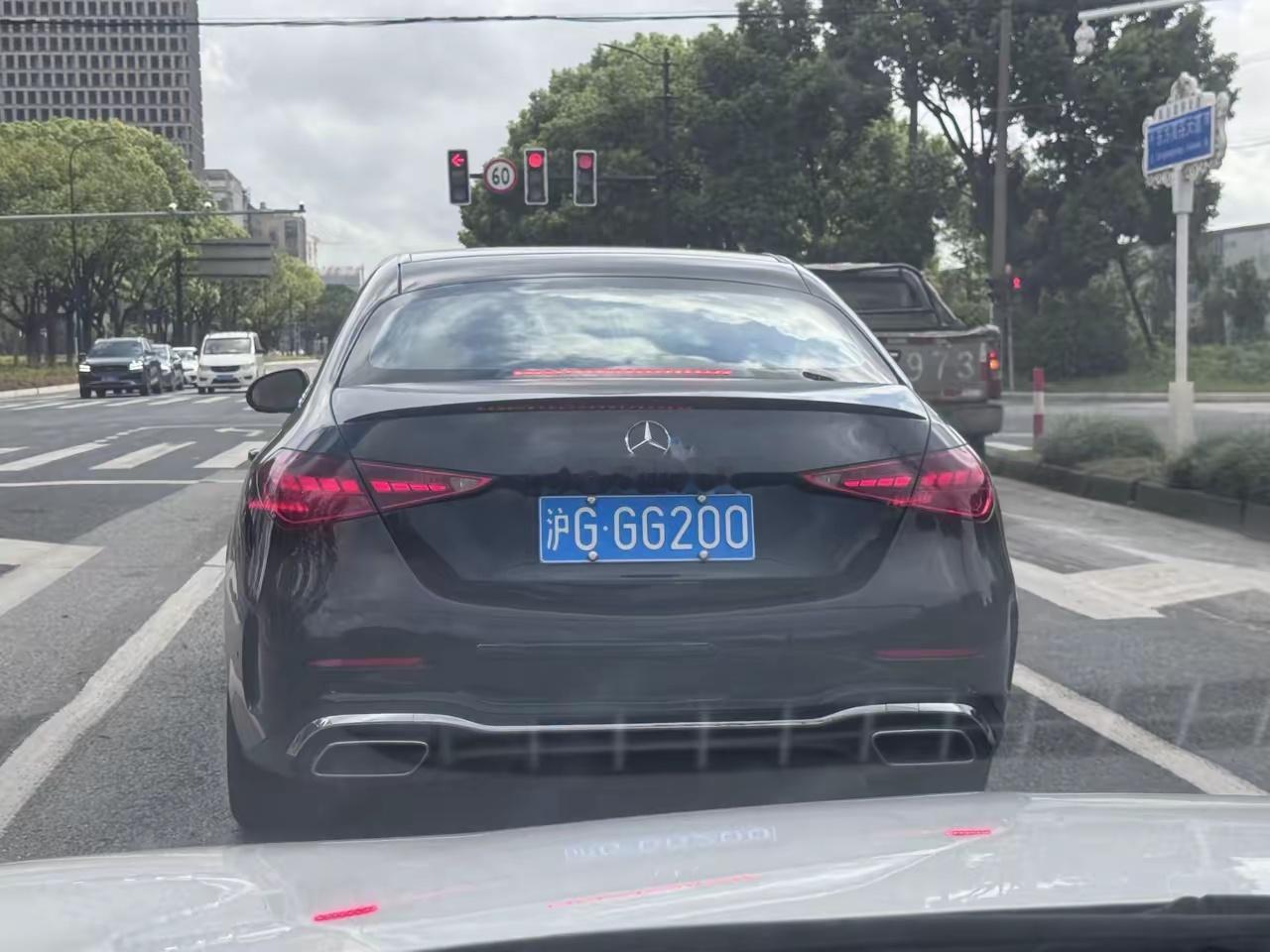 你发现这个规律没？​当大件东西在降价的时候，比如房子，车子，还有利率，这就说明钱