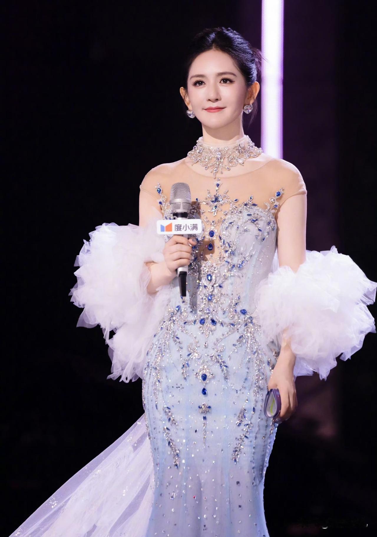 谢娜演唱会门票火爆谢娜演唱会门票秒售馨谢娜也开起演唱会来了开演唱会赚钱快