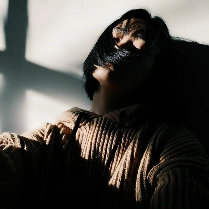 别借钱！真挺有意思的，前两天碰到了一个八百年都不联系一回的老同学平常朋友圈