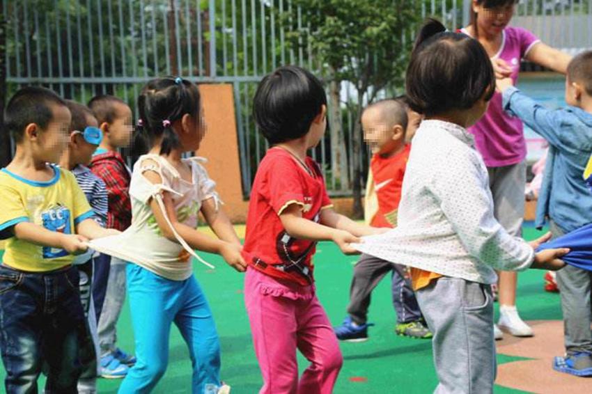 幼儿园说午饭是鸡蛋面, 宝宝说只有面条呀, 老师这样回答