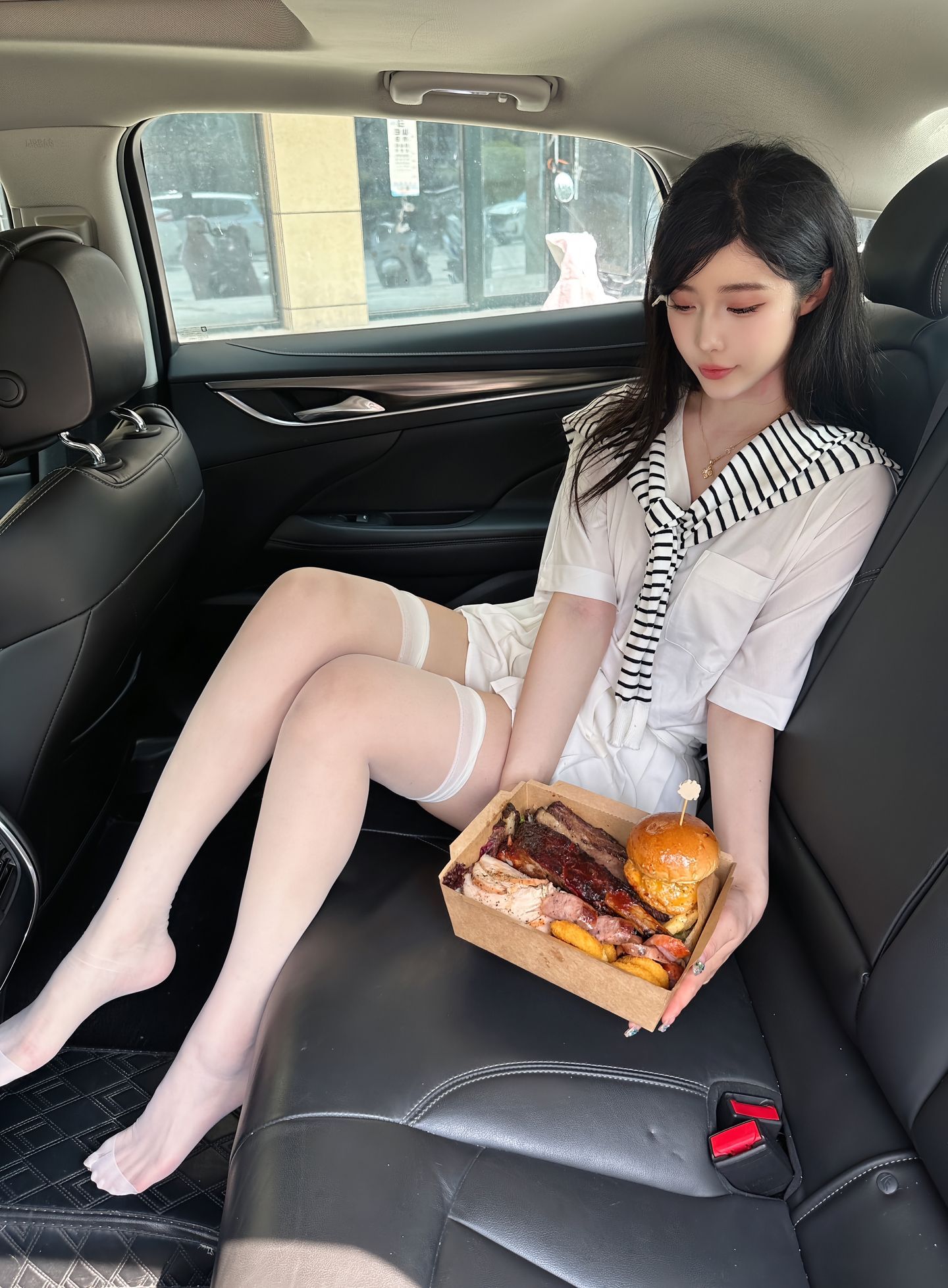 车里吃东西味道太大了​​​