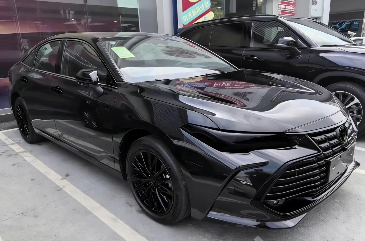 📦😅我觉得亚洲龙星耀版这次配置思路挺明显：外观黑化，先把排面做出来，里子还