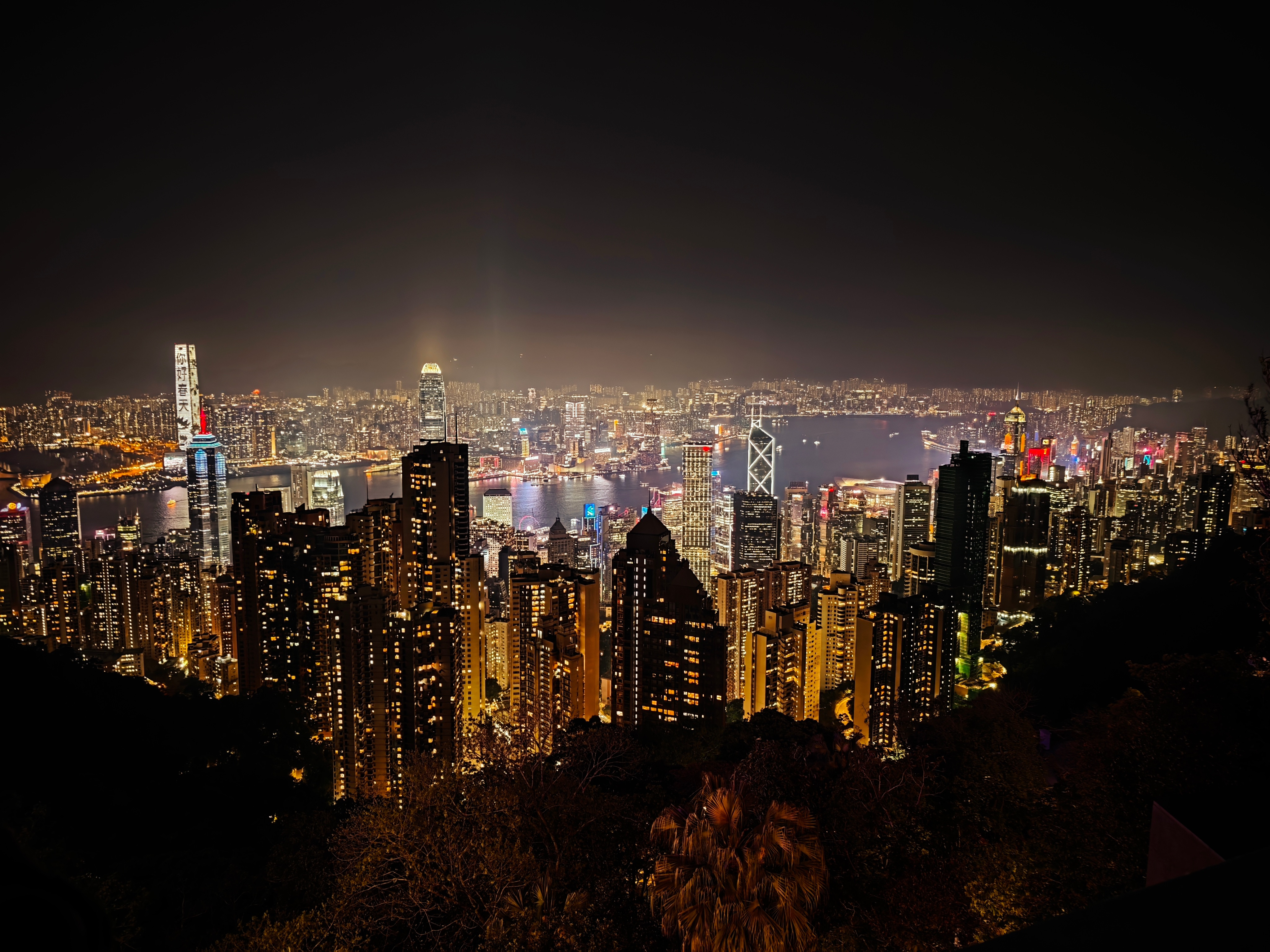 今天香港极限特种兵，带大家看看香港的夜景​​​