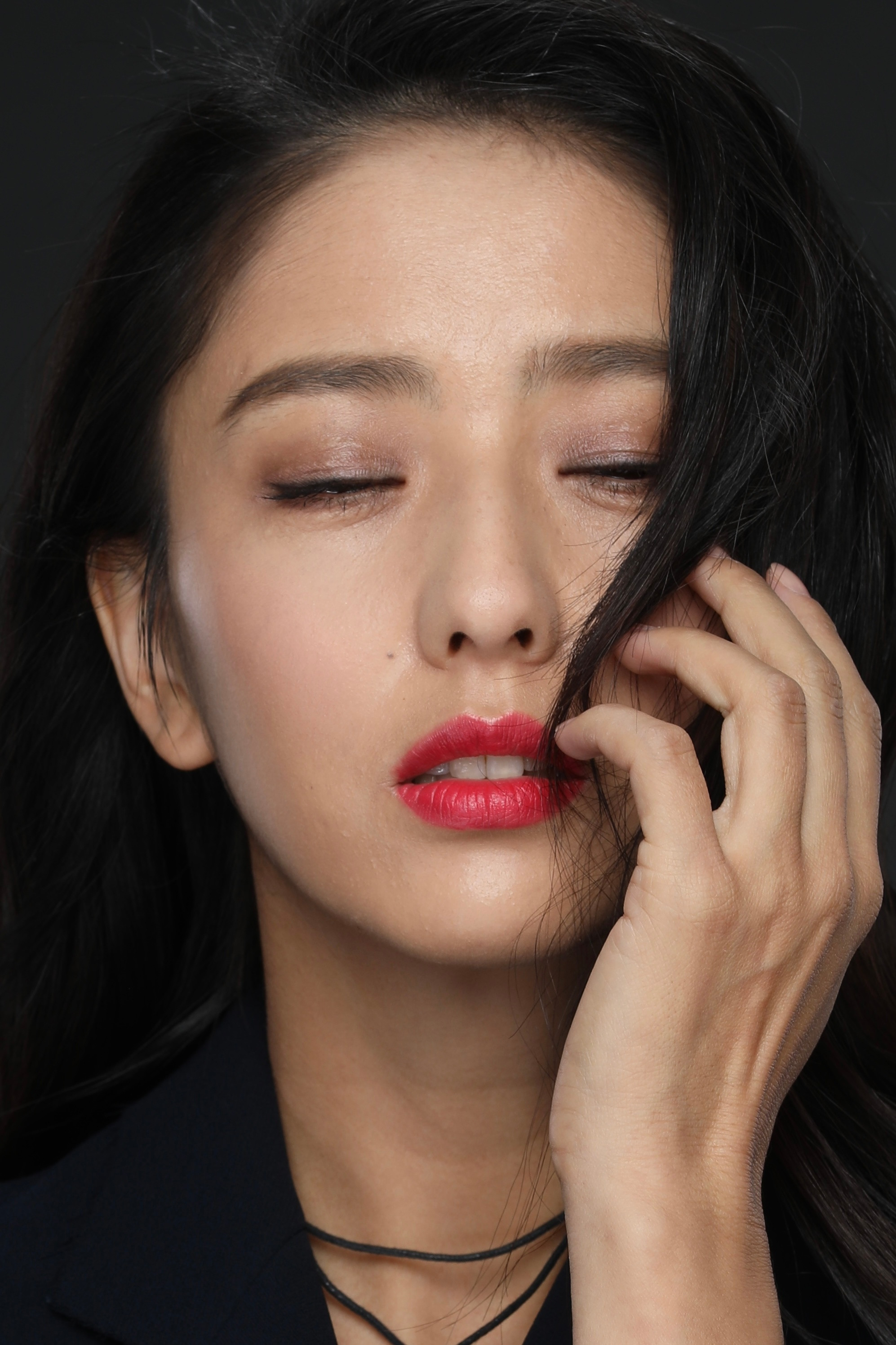 佟丽娅怼脸照夫人的这张脸谁顶得住啊！