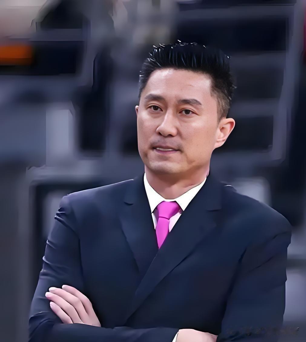 杜峰的地位不可动摇，杜峰的续约只是时间问题。广东队目前杜峰续约的问题沸沸