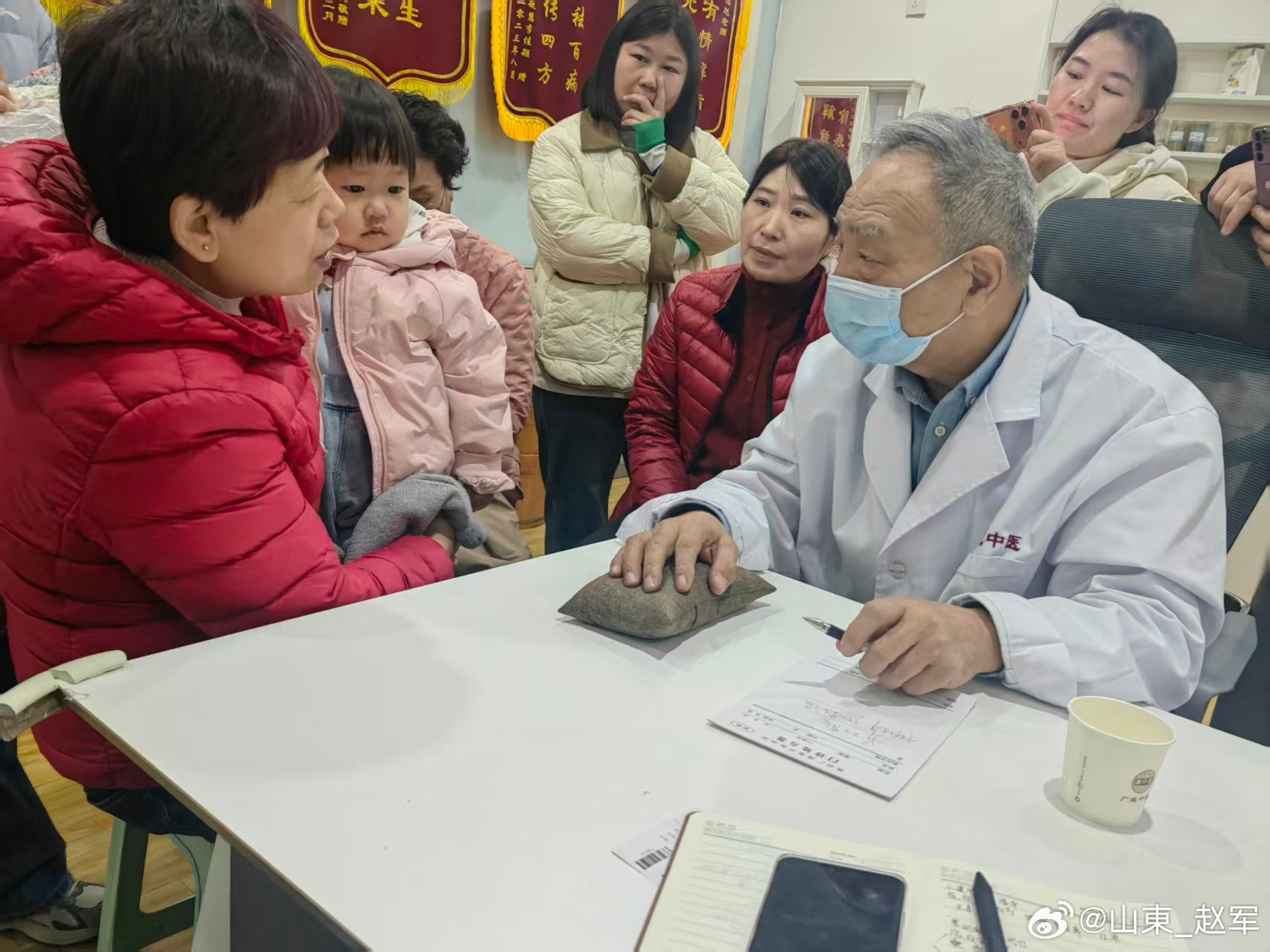 中医核心逻辑8句口诀天人相应整体观，正气存内邪不干。六淫七情为病因，邪正相争病由