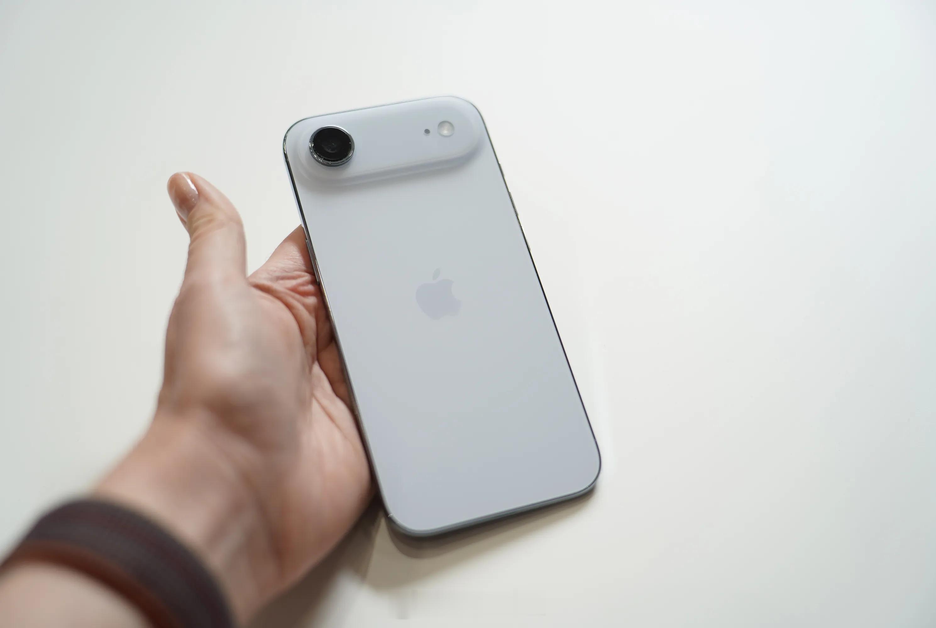 苹果2026年和2027年产品发布节奏：2026年秋季：iPhone18Pr