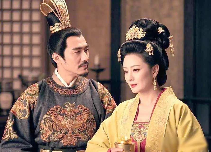 55天，这是唐中宗李显第一次当皇帝的全部时长。被亲妈武则天一脚踹下龙椅，流放荒山
