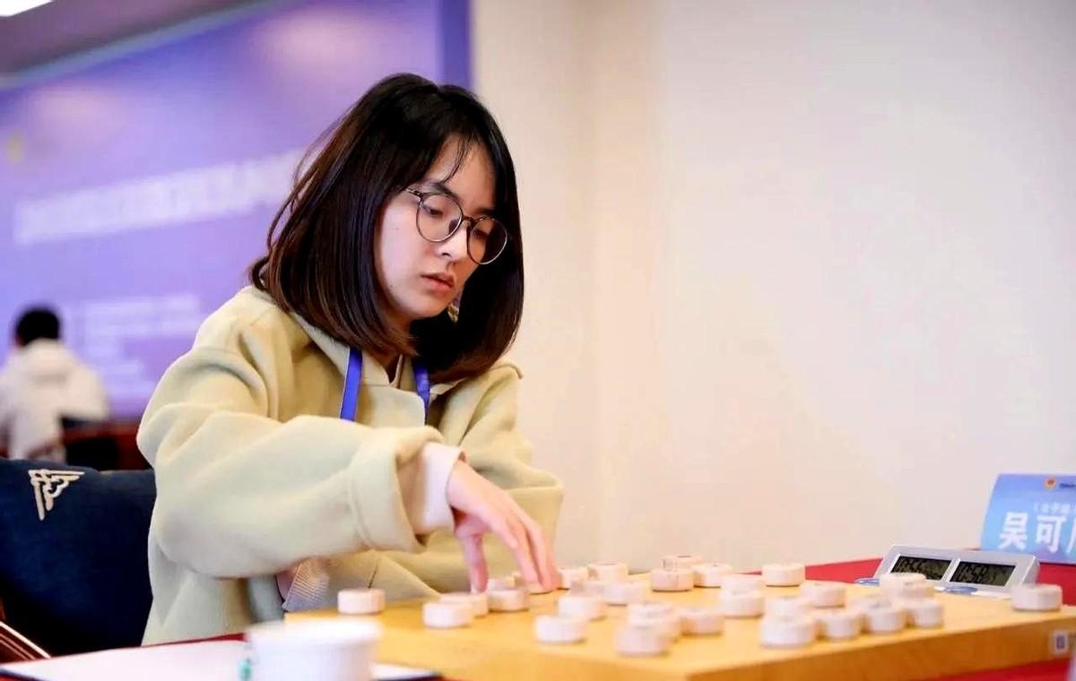 棋还能这么下。不是在比棋，是在拼命。喘口气都是罪过。你看过两个人站在悬崖边