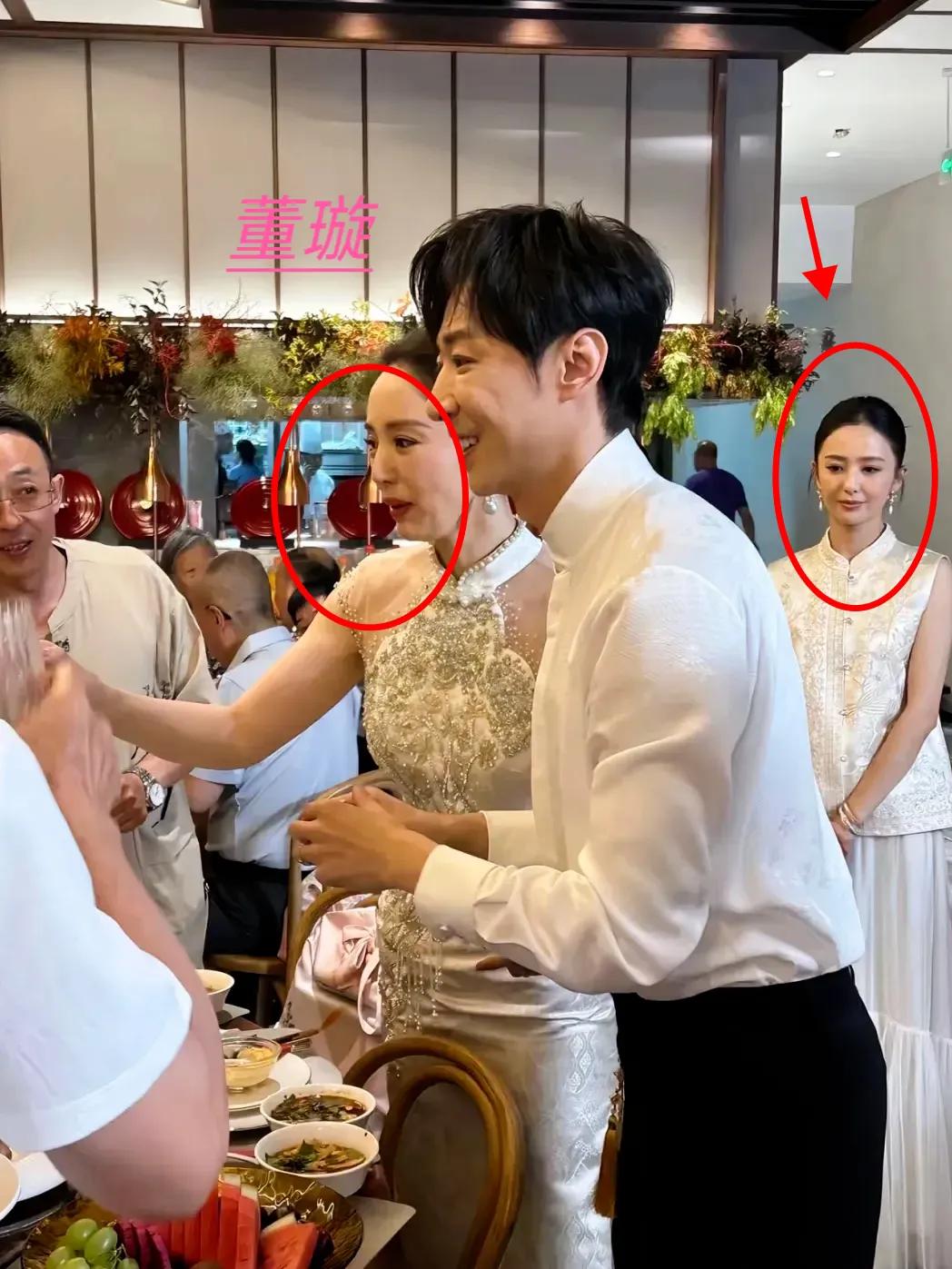 水灵灵的结婚敬酒照片真的不能在真了吧，我还是觉得好神奇参加的人也都挺保密的，