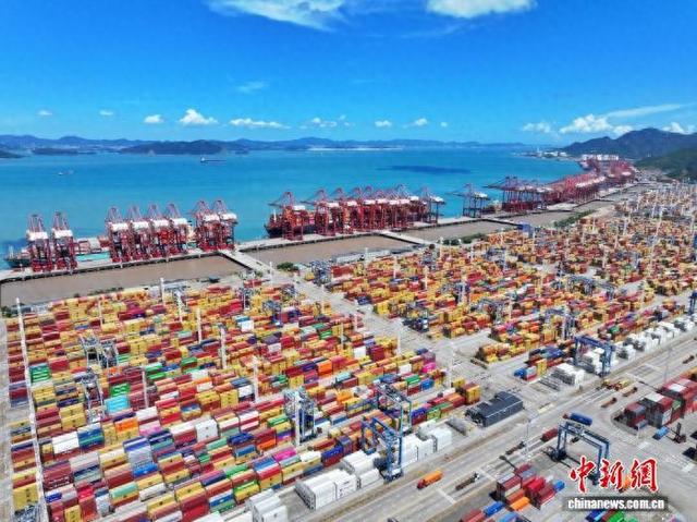 宁波舟山港年集装箱吞吐量提速突破“3000万”