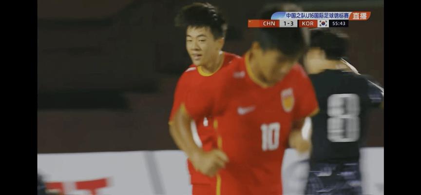 被激怒的邝兆镭真的是完全把自己的能力都释放出来了，他打进的这个球和谢晋的进球都是