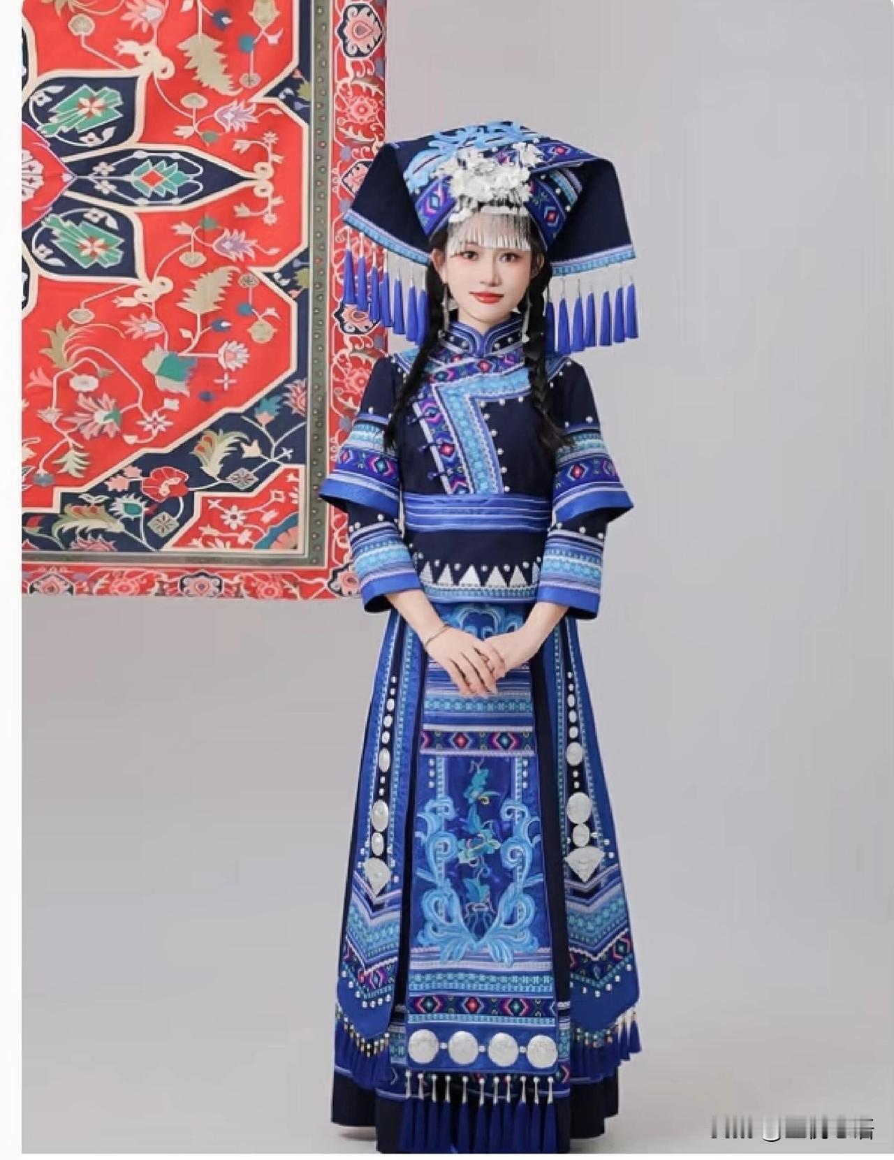 怪不得少数民族服饰看起来很相似！小时候觉得少数民族服饰很像，都是蓝白，都是这