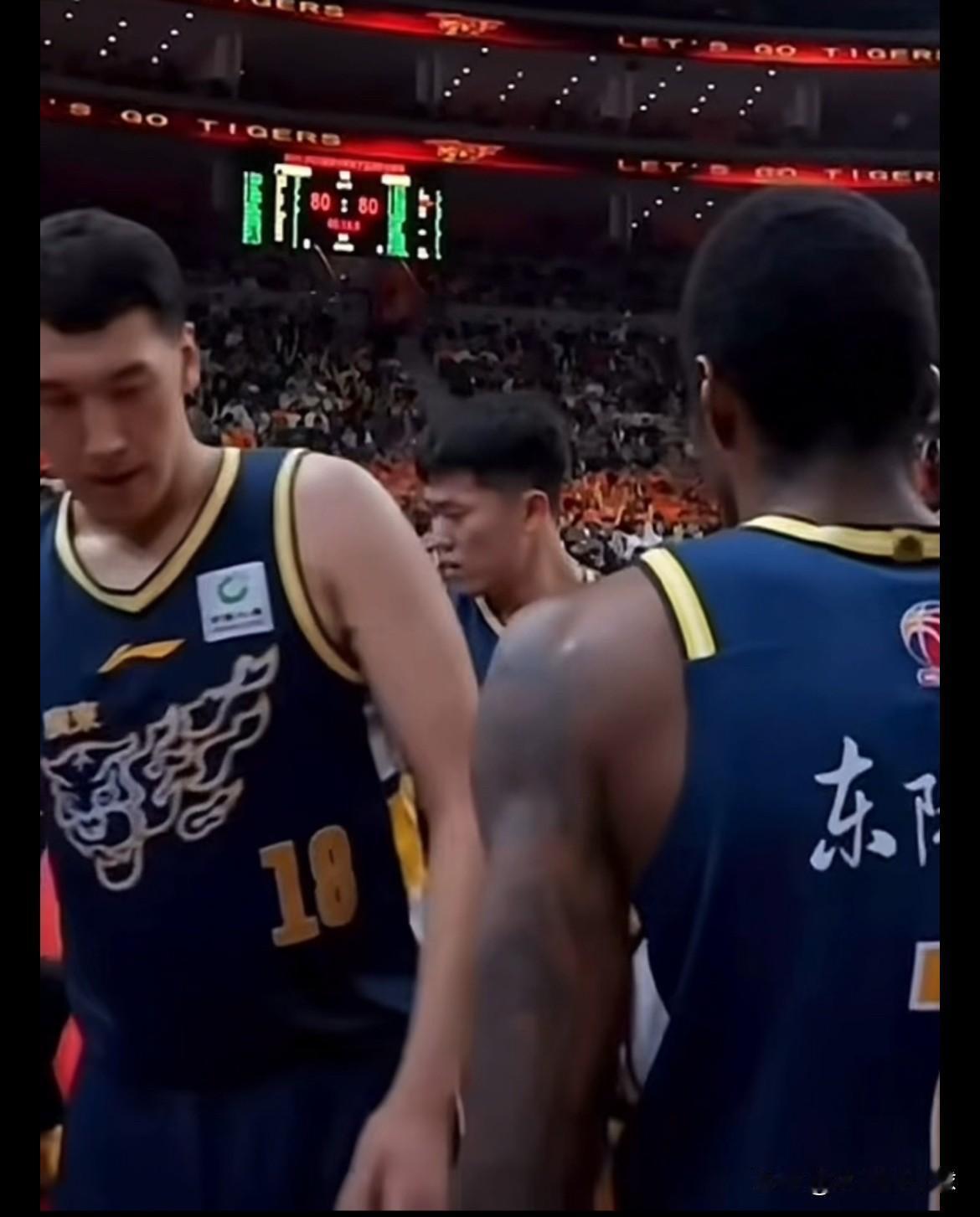 广东男篮主场再遭绝杀：廖三宁骑马射箭绝杀广东男篮！1月17日，广东男篮主场迎战