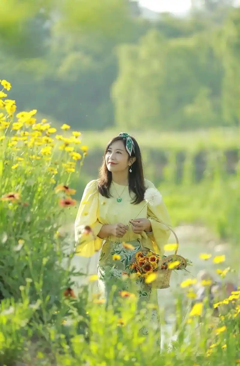 属牛人2026年属鼠人的正缘是属牛人，他们会主动的寻找属鼠人。在十二生肖当中，牛