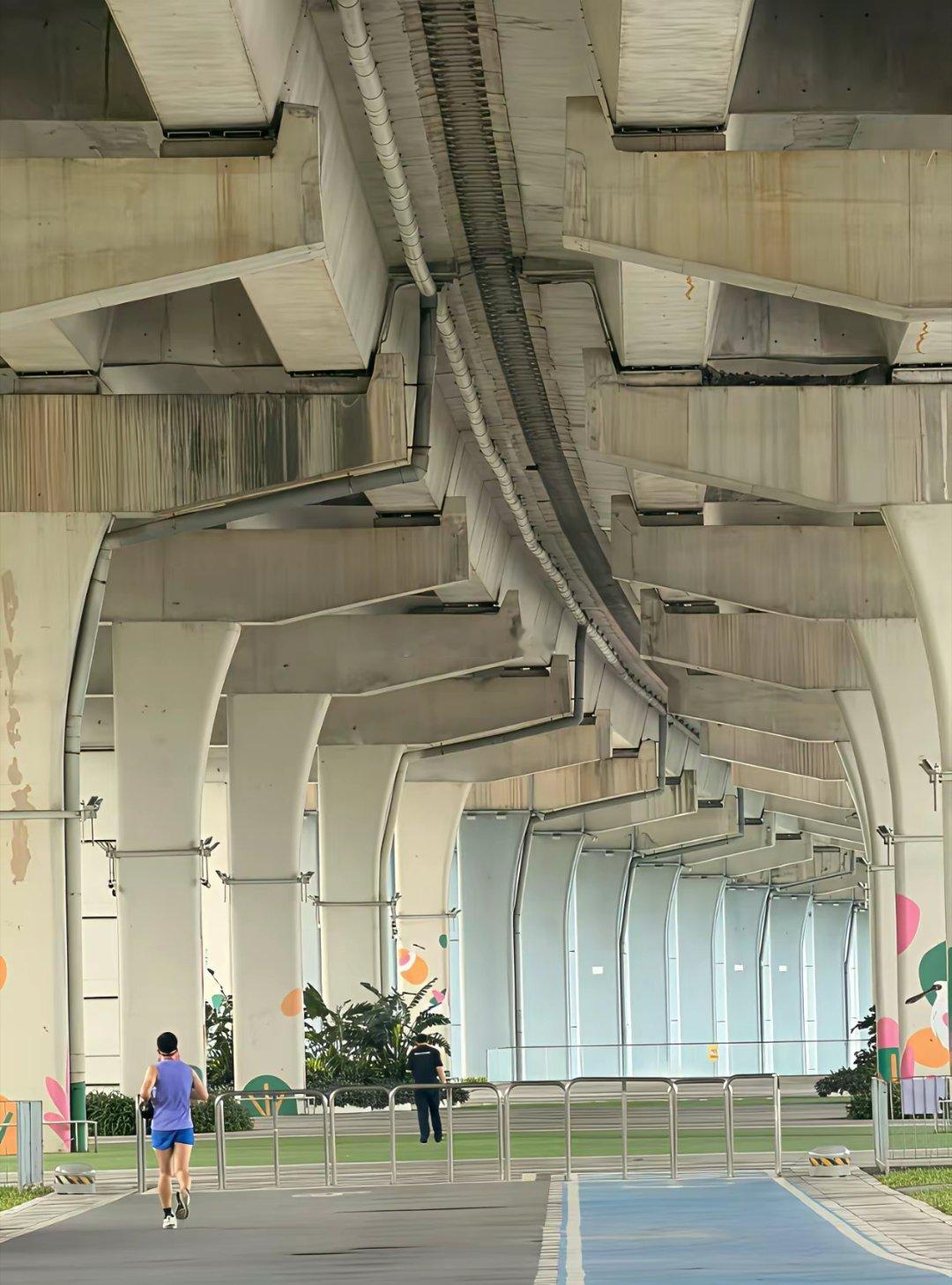 下雨天绝佳跑步地！​​​