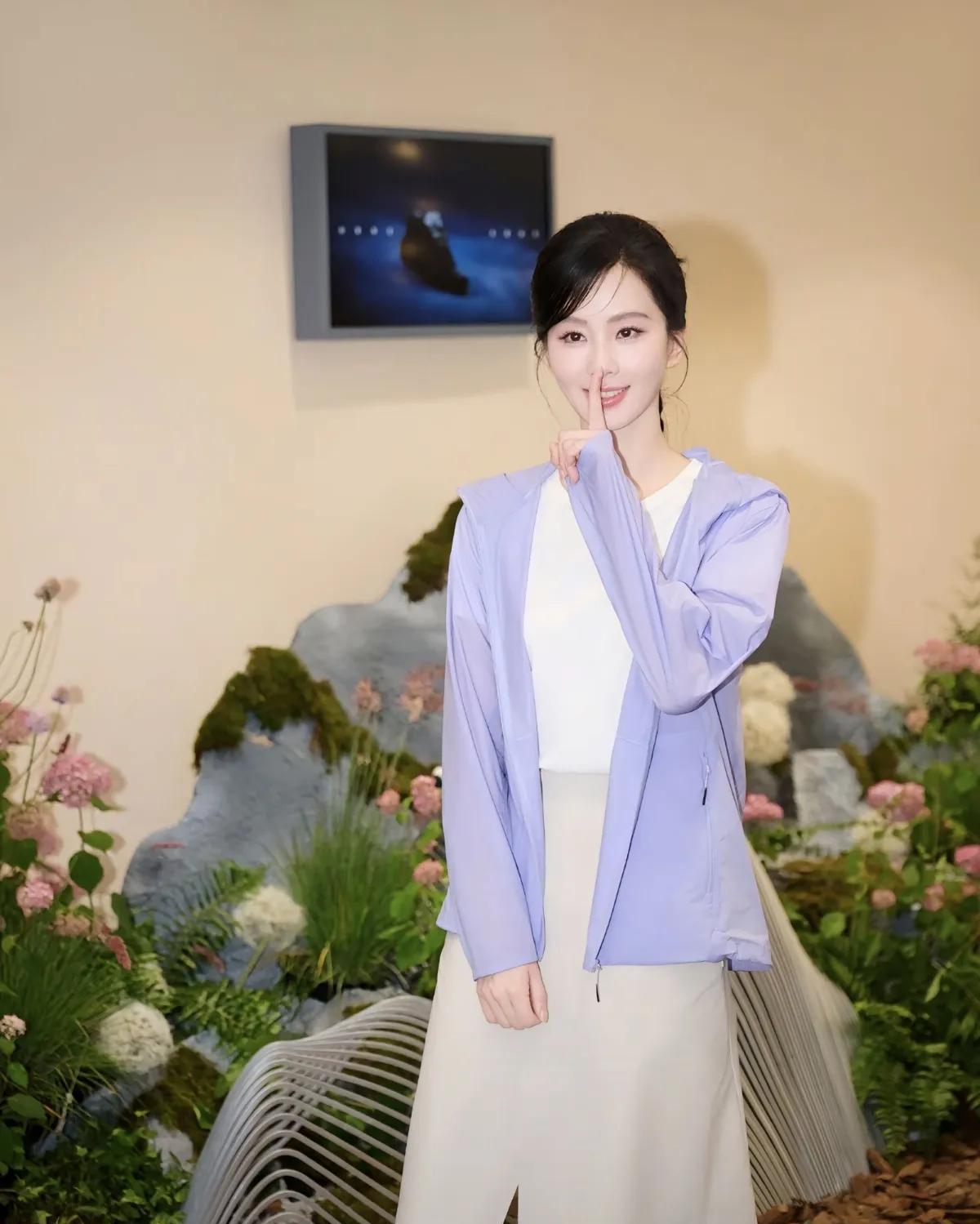 元气满满，青春洋溢，香香甜甜，软软糯糯的香芋小蛋糕[比心]青春少女感十足[赞]像小