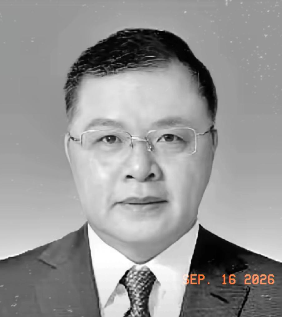 公费留学，他转身入了英国籍，别墅豪车样样有。可国家一声召唤，他二话不说，卖掉剑桥