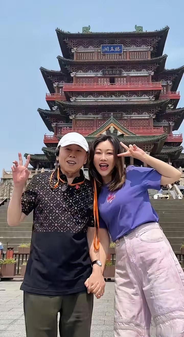 潘长江这老爷子，都68了还操心女儿的终身大事和事业。人家可是有亿万身价，还有正师