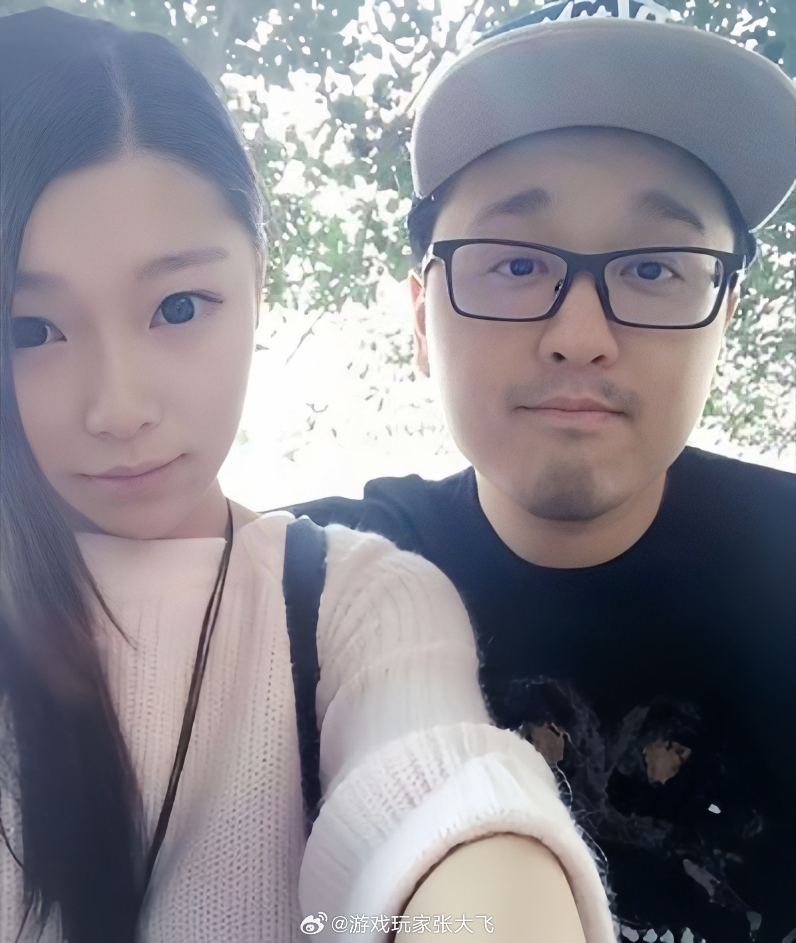 盘点LPL圈那些知名情侣现状1.孙亚龙💔潘慧（已离婚）2.Doinb❤️糖