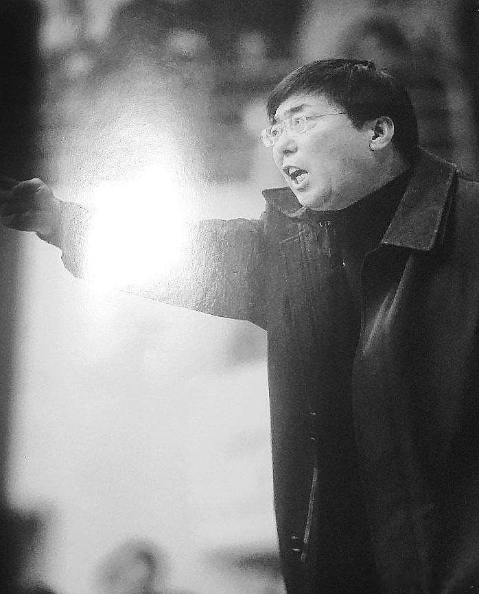 2003年5月，48岁的董书岁（图）通过竞聘成为CBA辽宁队主教练。自1982年