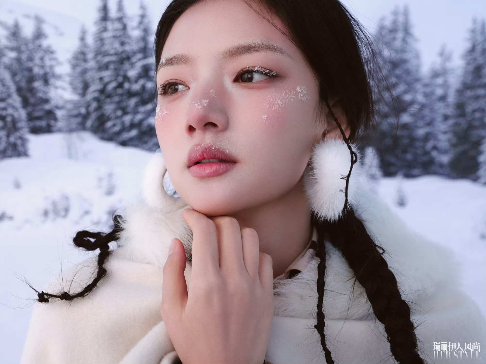 瑞丽伊人风尚任敏成为自己的季节摄影：刘雅欣