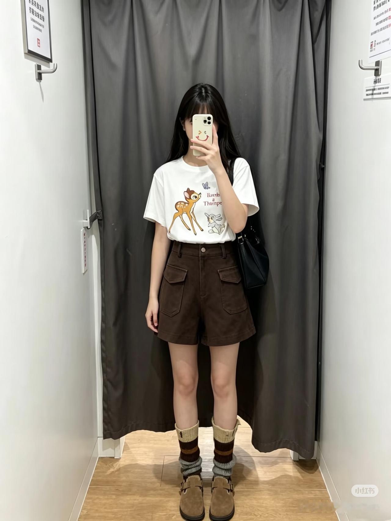 爱鼠优衣库这条UT艺术小t🦌89小棕裤好米~