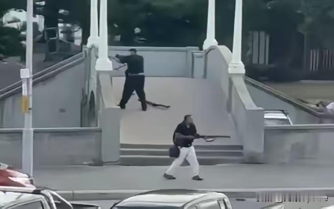 澳大利亚想象中是白人的天下，没想到有10万多穆斯林居民。澳大利亚离印度尼西亚也