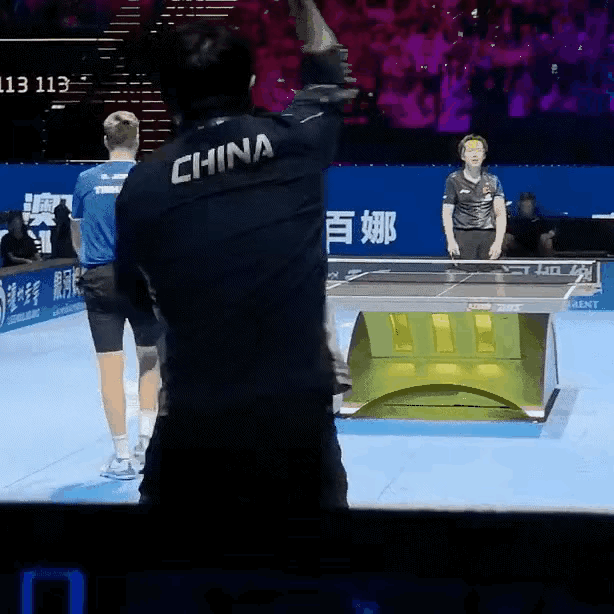 这是王皓指导吗？这气势，大有一种想冲上去跟人干一架的感觉！曾经看过他当运动