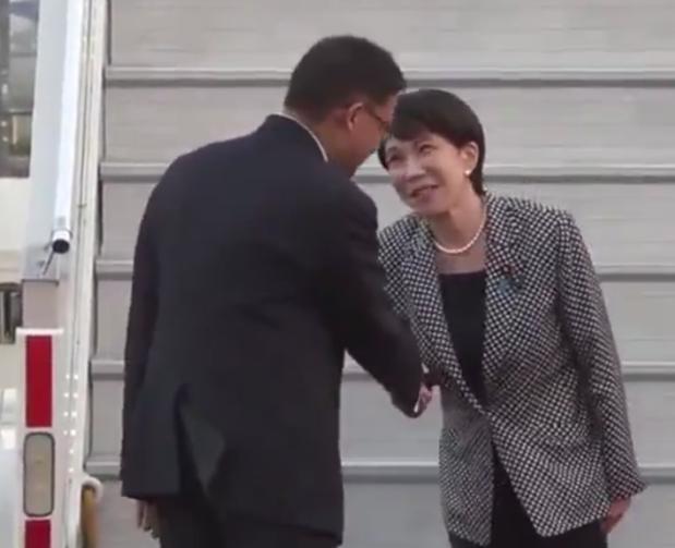 7月1日，抵达新德里，机场这一幕让印度都觉得尴尬！ 据多家媒体报道，机