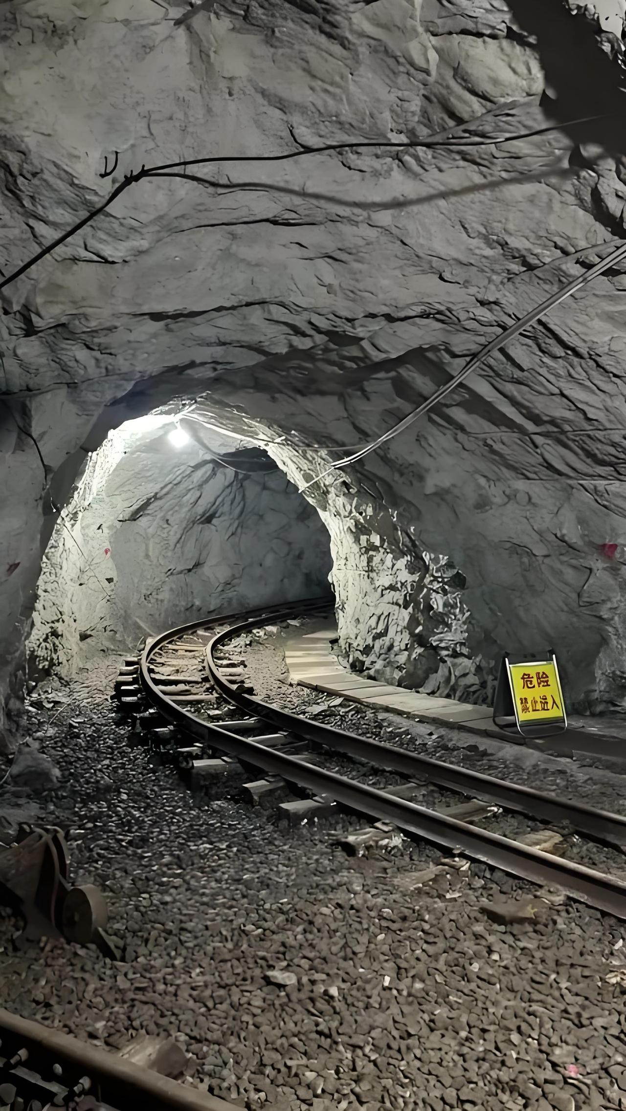 黄石铁矿都开发多少年了?黄石铁矿可是历史悠久。大冶铁矿作为黄石铁矿的代表，是我