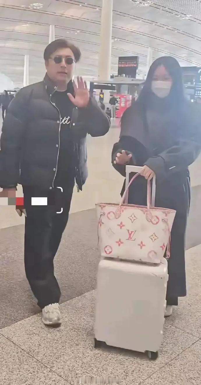 李湘大概对王岳伦气疯了吧！[汗][汗][汗]她数年如一日精心打造的王诗龄，