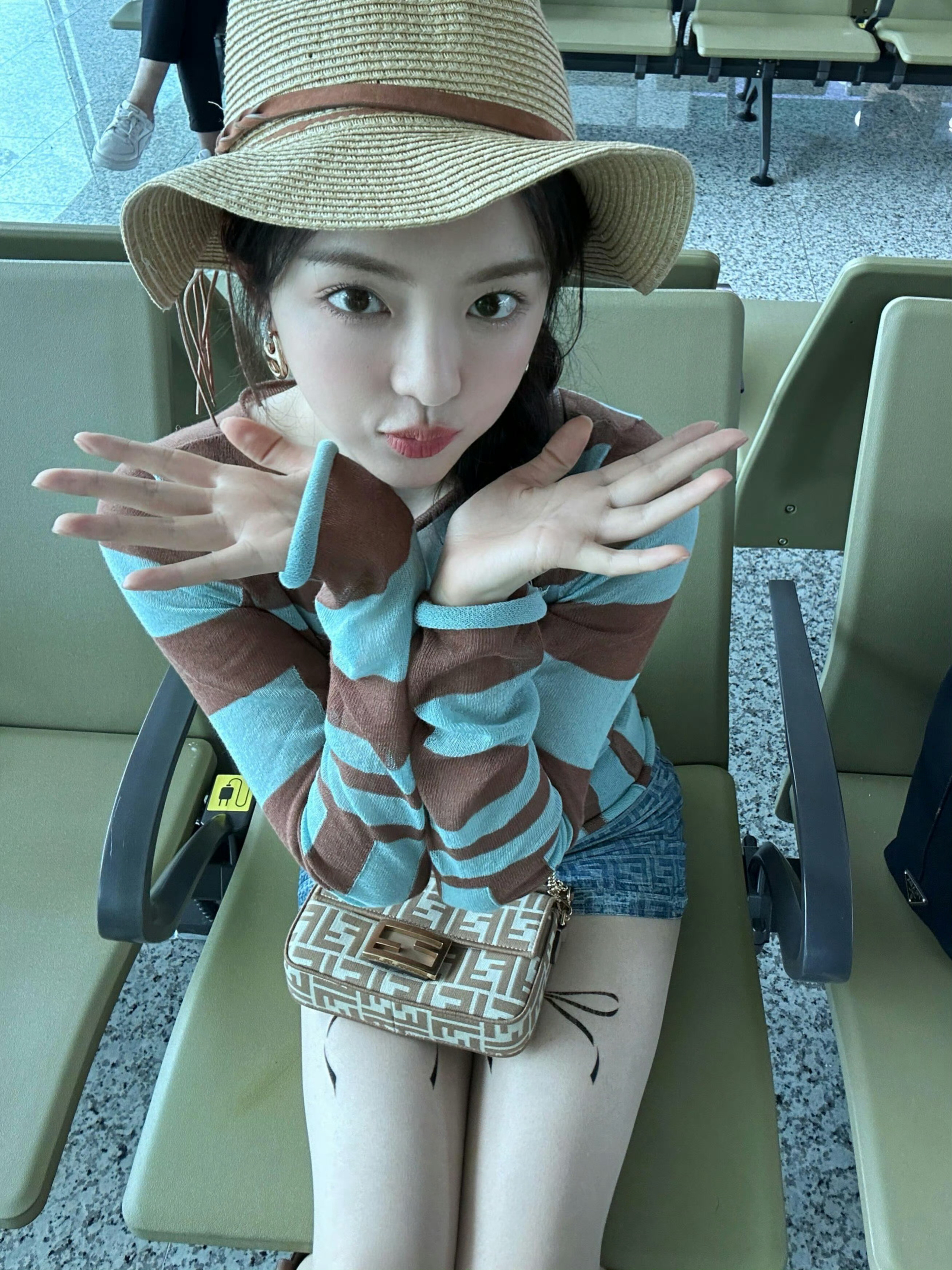 杨超越，夏日元气少女​​​
