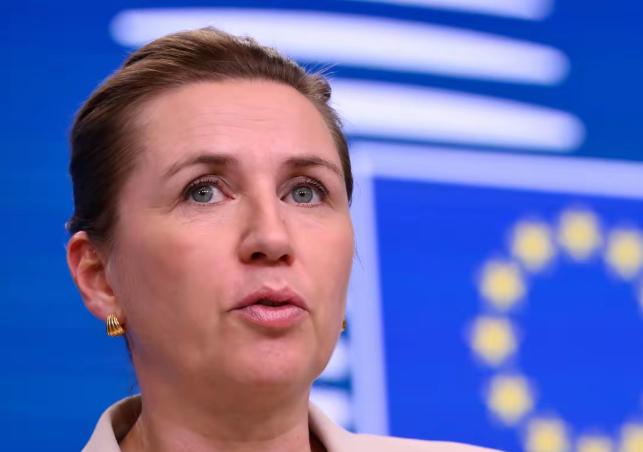 搬起石头砸自己的脚！近日，外媒报道，丹麦首相发出警告：如果美国选择对另一个北