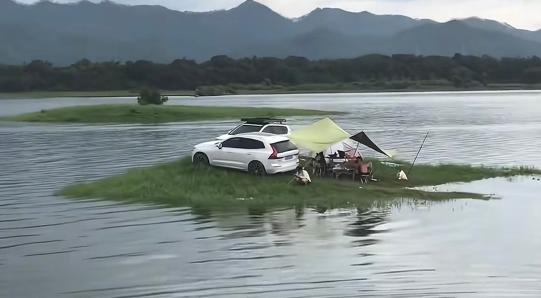 露营大神，这个时候是不是需要一个仰望U8[doge]​​​