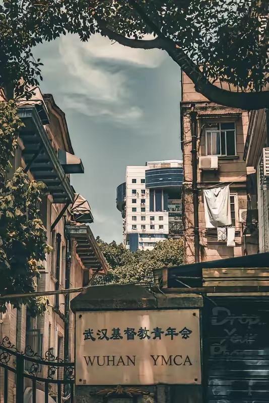 9个大学同学自驾来武汉玩，老同学直接包揽所有开销，5天花了27000多，结果这帮