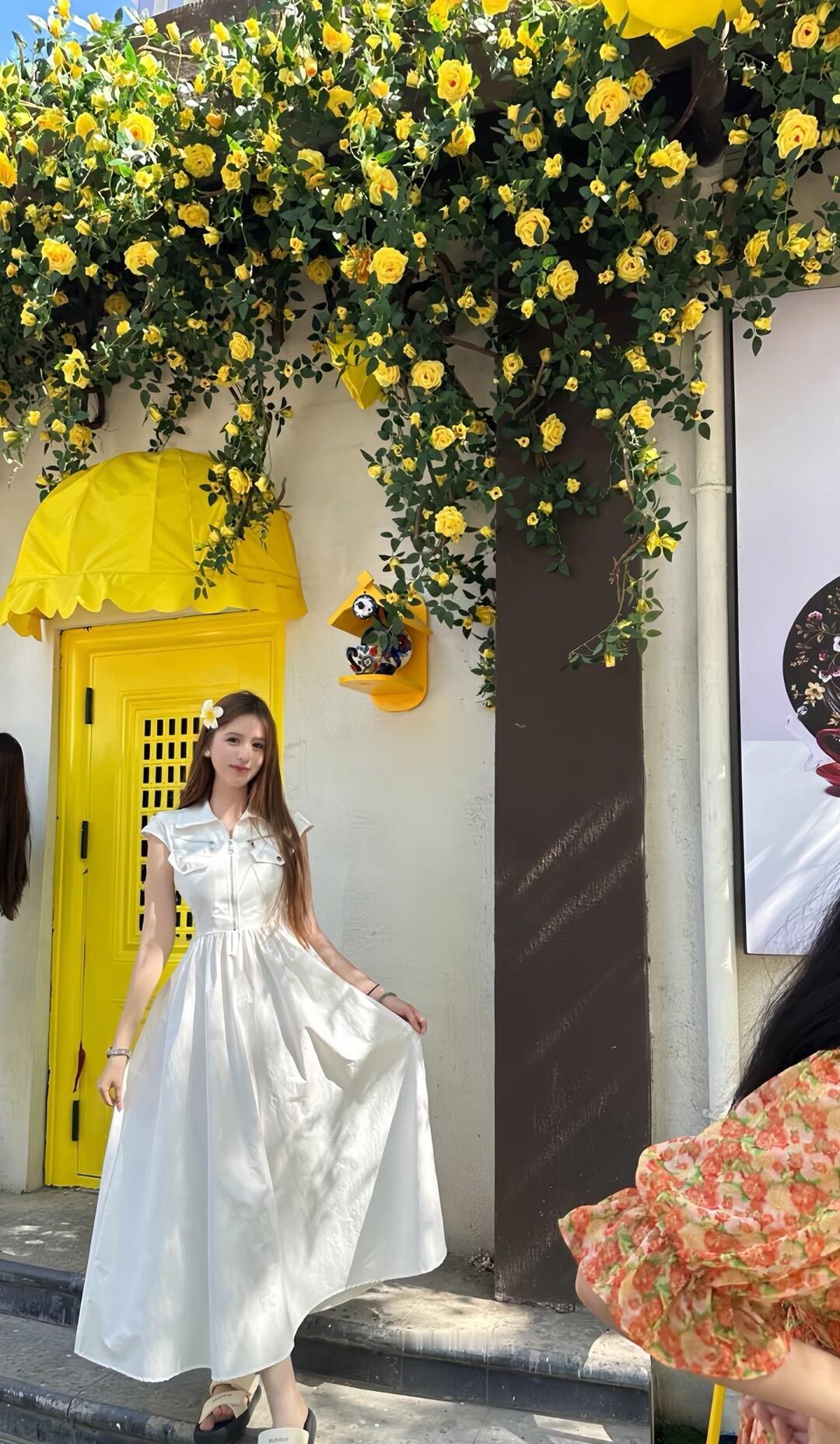 在花海中漫步，感受春天的气息🌸🌸🌸