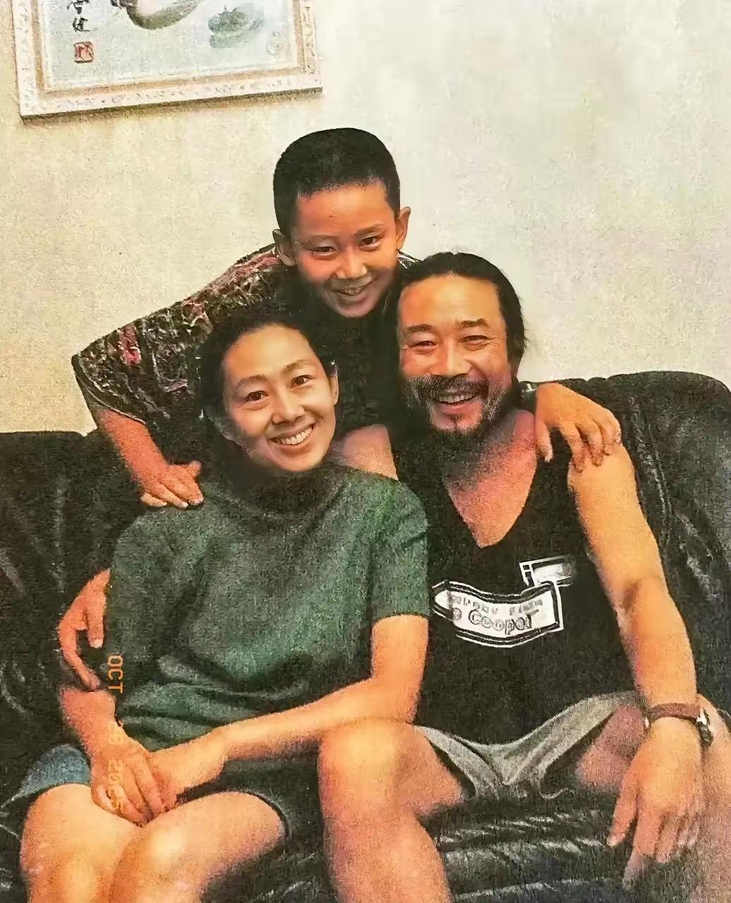 挺漂亮的一个女人，为什么会看上李雪健呢？她的眼光就这么毒辣吗？一眼就看出李雪健是