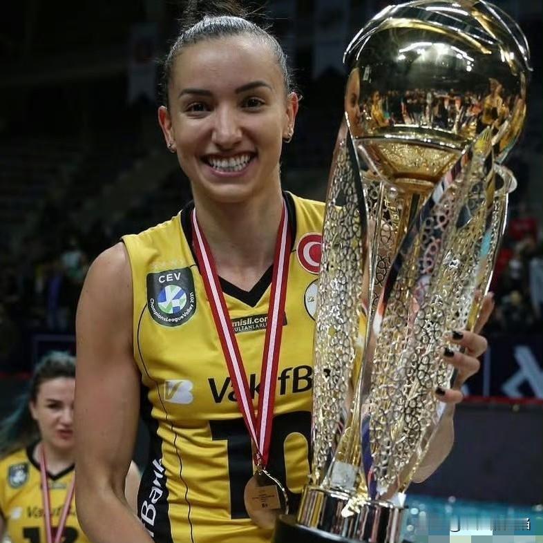 🎙️科内利亚诺俱乐部联合主席皮耶特罗·马斯基奥：我们怀着无比自豪的心情宣