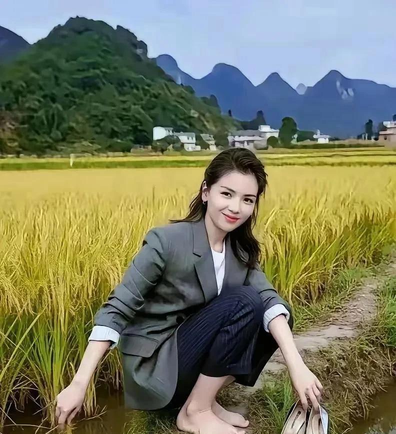 著名演员刘涛，这些照片照的太好了。我相信，见过这些照片的男人，没有一个不喜欢刘涛