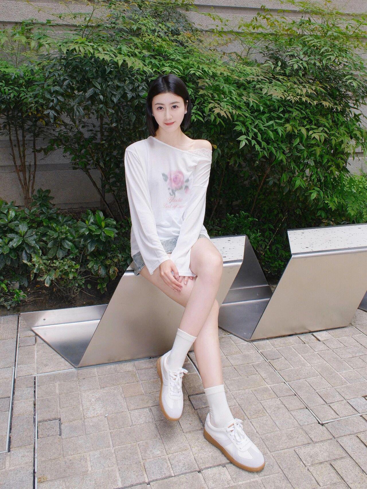 你喜欢裙装还是裤装