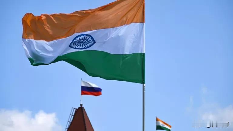 【俄印将共建上合组织安全威胁应对中心】12月5日，俄罗斯与印度宣布两国将共建