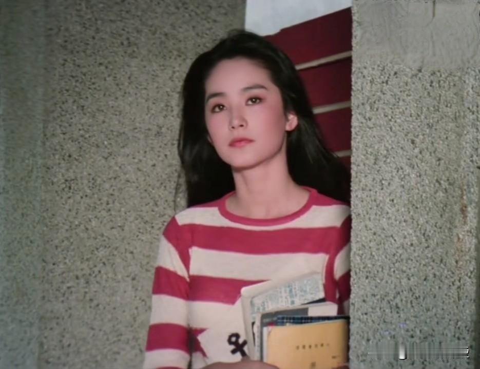 11月3日是林青霞生日，她已经71岁了，话越来越少，生日当天发文只说了一句感恩，