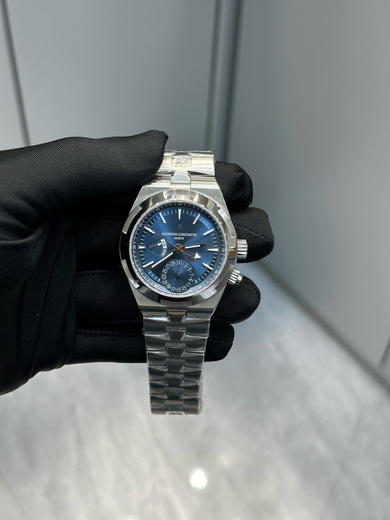 江诗丹顿纵横四海：优雅与冒险的完美结合江诗丹顿（VacheronConstantin）作为瑞士顶级制