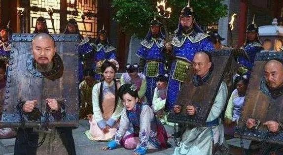 古人被判灭九族时，家中亲属为何不逃跑？其实选择逃的人才真的蠢。 为什么这样说