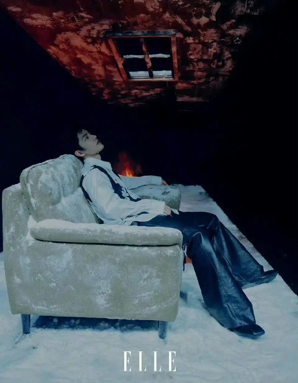 看到肖战这组大片只有一个感觉：欢迎来到终焉之地